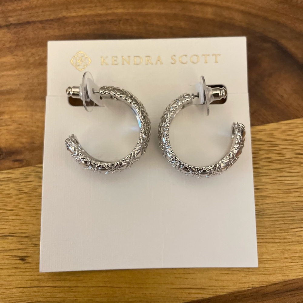 NWT Kendra Scott Harper small hoop earrings